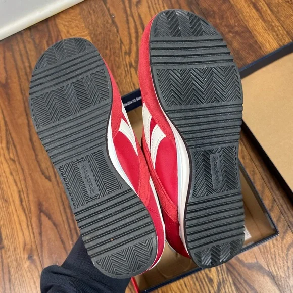 Reebok Retro Low Sneakers Women’s Size 7.5 Red White AR30309W-RCL New in Box - Picture 4 of 9